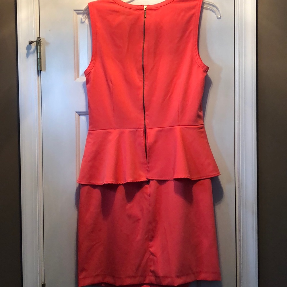 H&M Stylish peplum dress - Picture 2 of 5